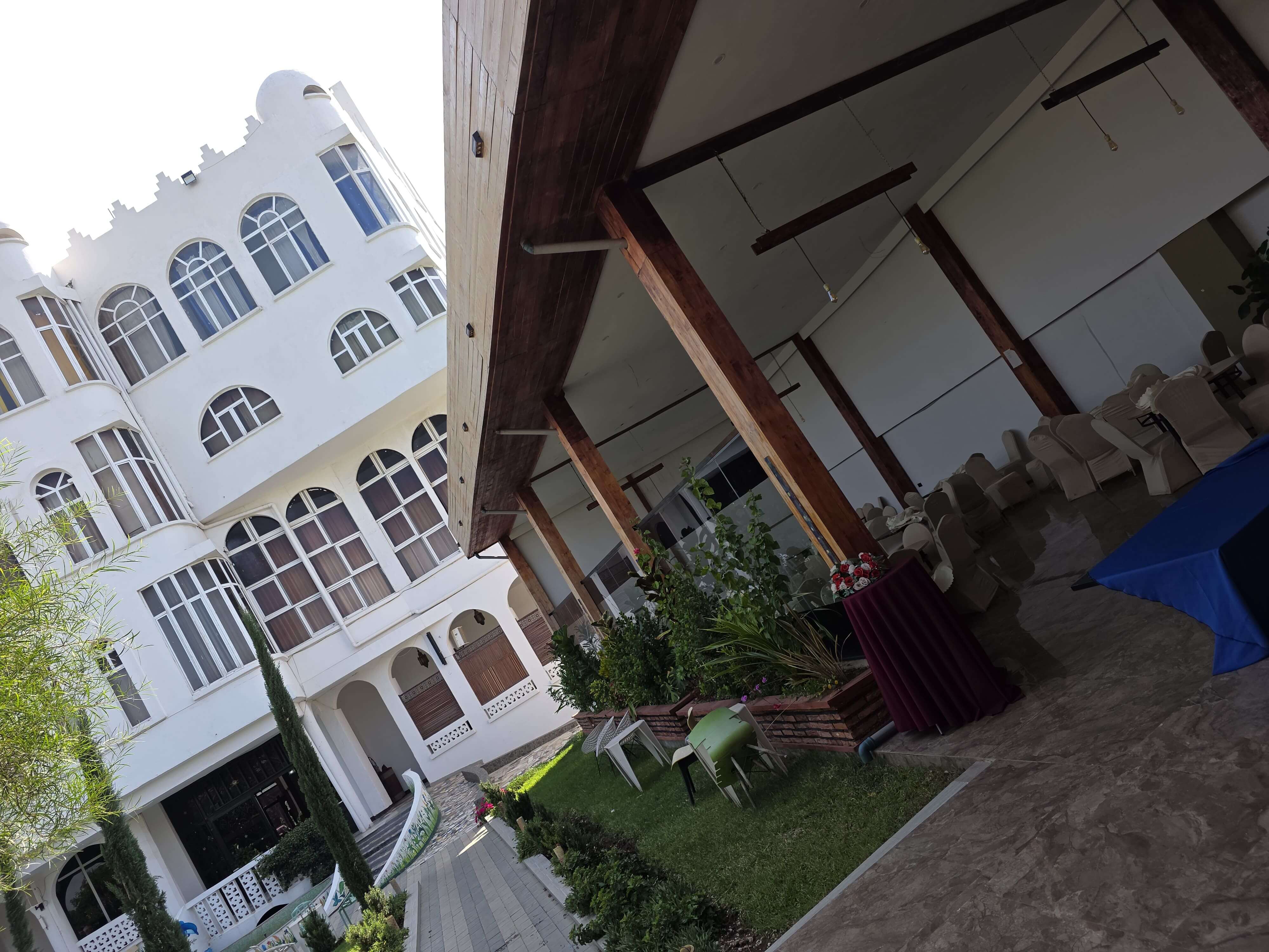 Elegant garden wedding reception at ODA Resort